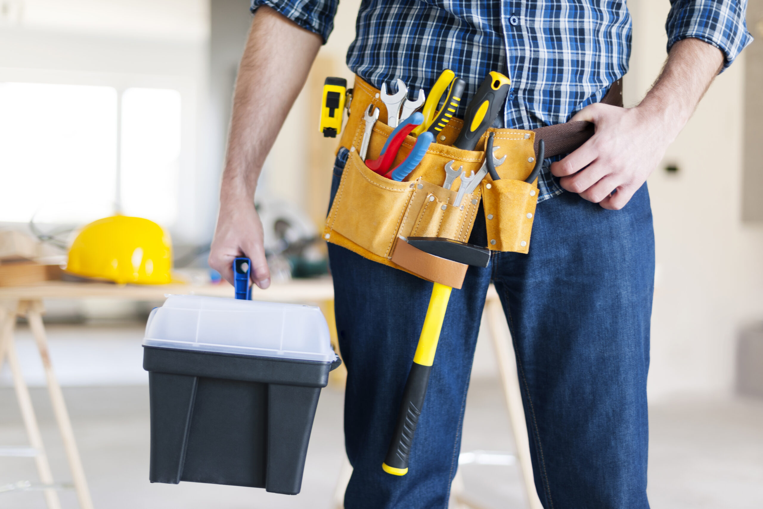 You are currently viewing DIY vs. Hiring a Contractor: When to Get Professional Help