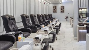Mehr über den Artikel erfahren Experience Professional Nail Services at S&K Nail Salon Building