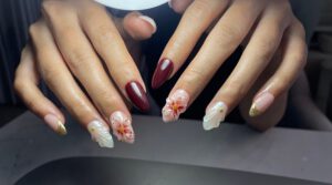 Mehr über den Artikel erfahren Nail Barge Beauty Studio: From Manicure Services to Premium Nail Art Experience
